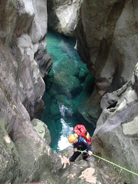 GorgeBlau1.JPG - 96.53 kb