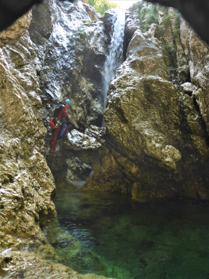 Viela_III_Syphon_Abseiler1.JPG - 260.64 kb