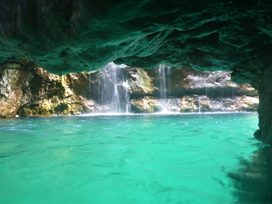 Viela_IV_Gumpen_vor_Schwimmstrecke2.JPG - 197.58 kb