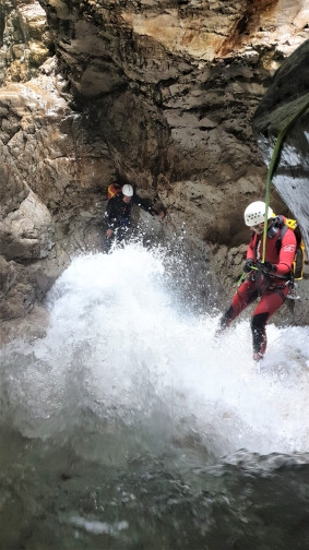 Viela_IV_starkes Wasser nach Klemmblock.jpg - 60.57 kb